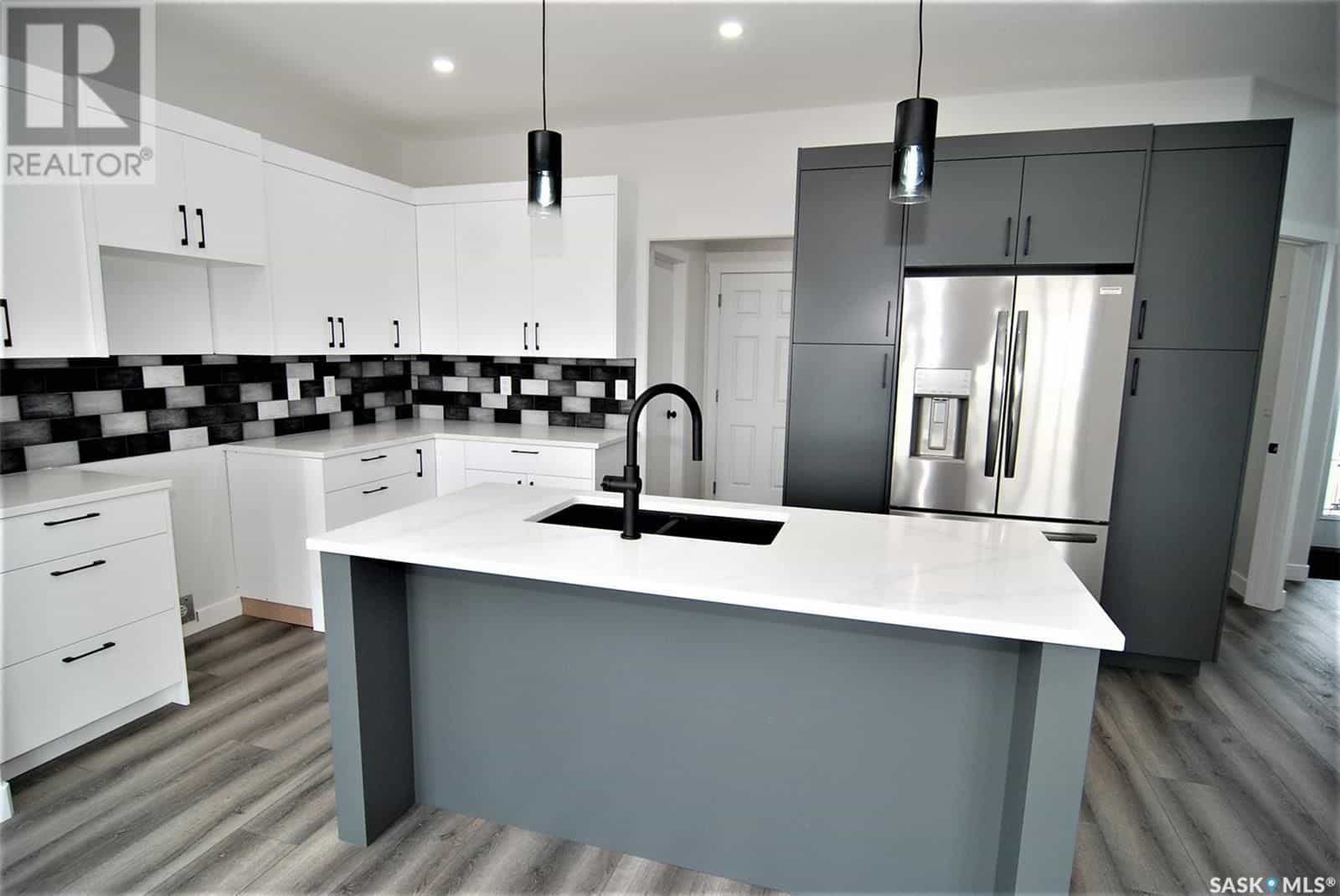 Commercial Property Image 2: 171 Schmeiser LANE,Saskatoon,Saskatchewan